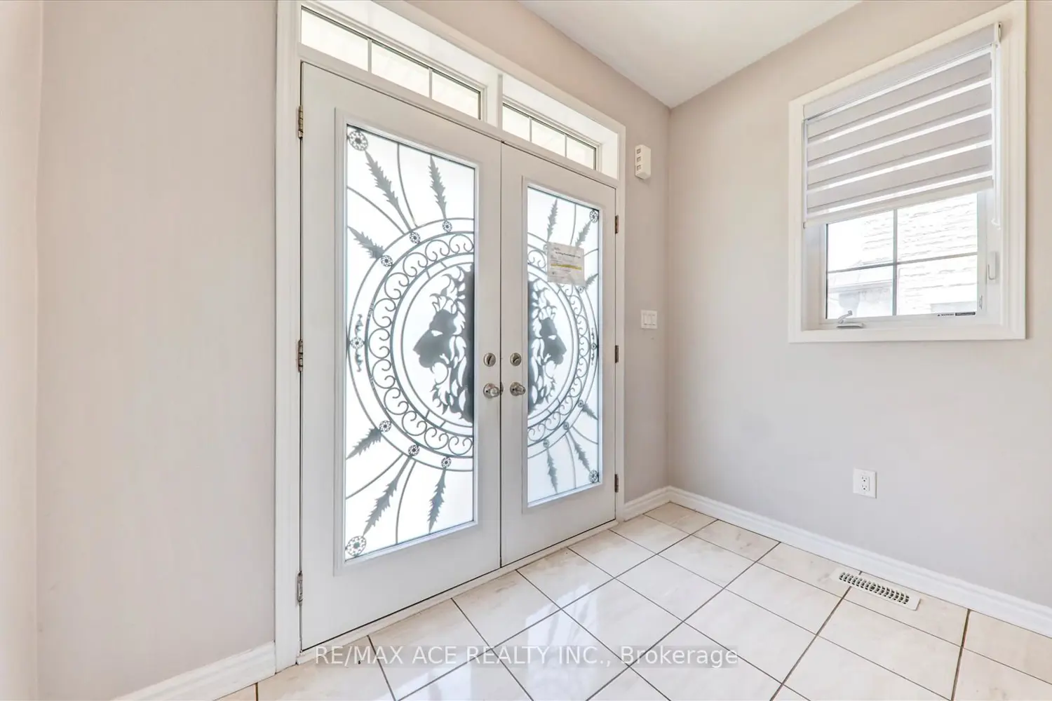 60 Westfield Drive photo 3