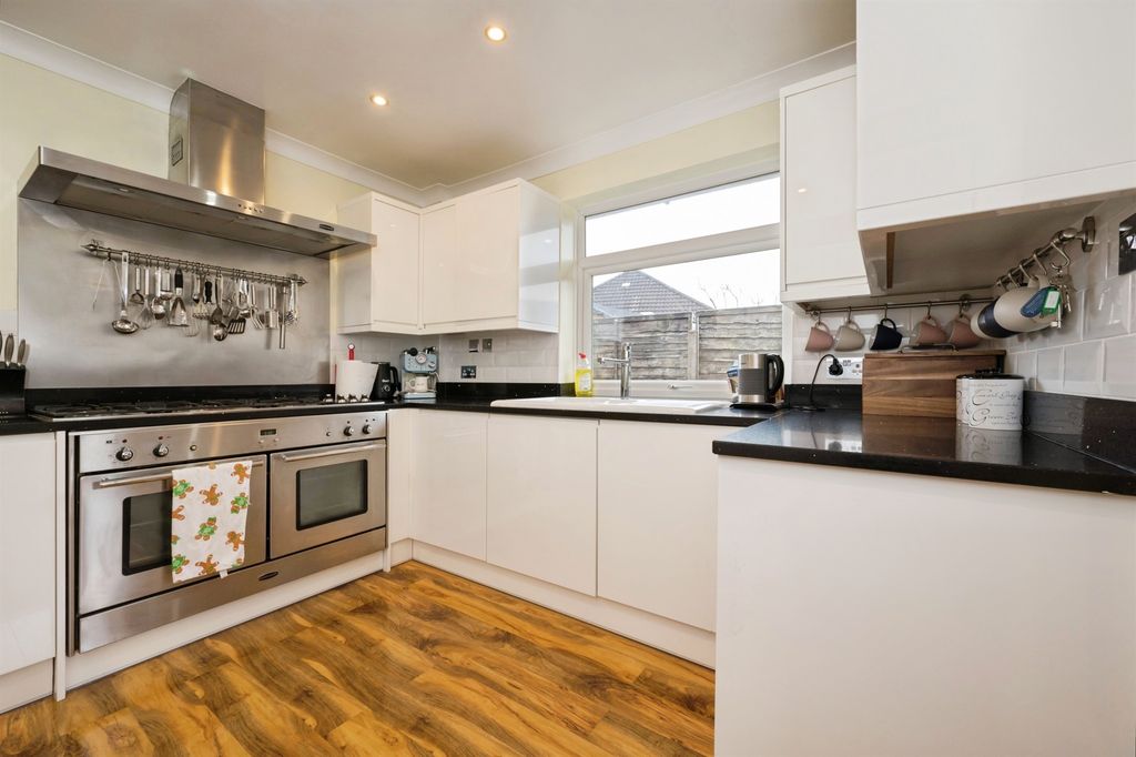 Additional image 4 of 4 bed bungalow for saleTemple Gardens, Southampton SO19