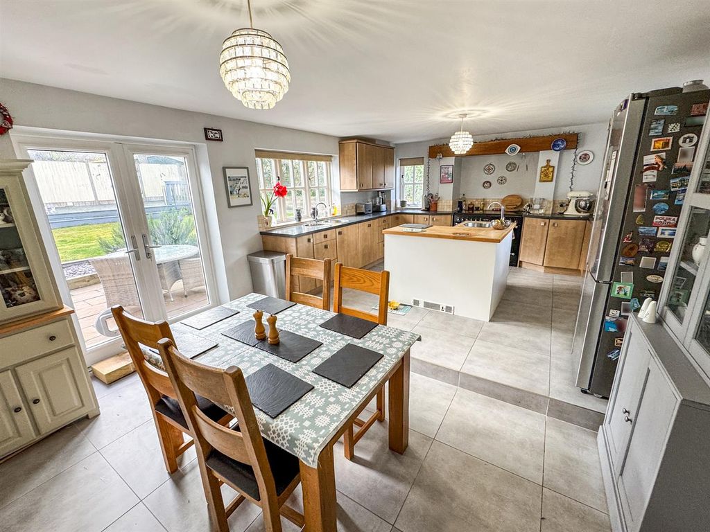 Additional image 17 of 5 bed detached house for saleRockingham Road, Cottingham, Market Harborough LE16