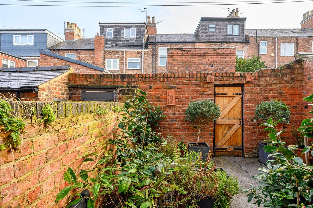 Additional image 16 of 2 bed terraced house for saleScott Street, Bishopthorpe Road, York YO23