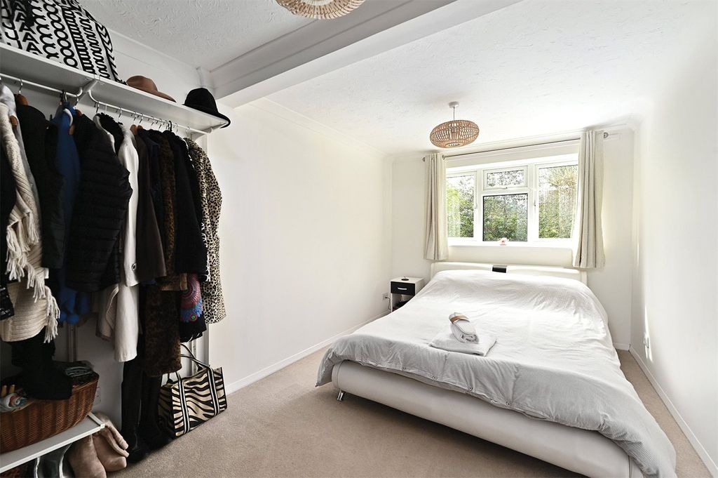 Additional image 18 of 4 bed detached house for saleHilfield, Yateley, Hampshire GU46
