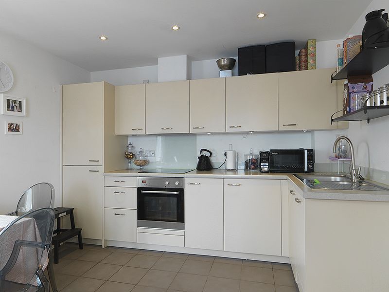 Additional image 4 of 2 bed flat for saleBeaumont Drive, Worcester Park KT4