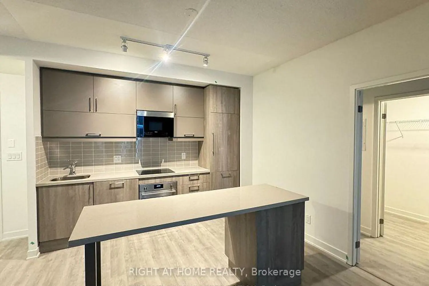 Additional image 6 of 8119 Birchmount Road 930