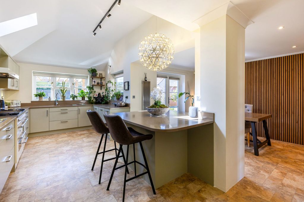Additional image 4 of 5 bed detached house for saleStandlake Road, Ducklington, Witney, Oxfordshire OX29