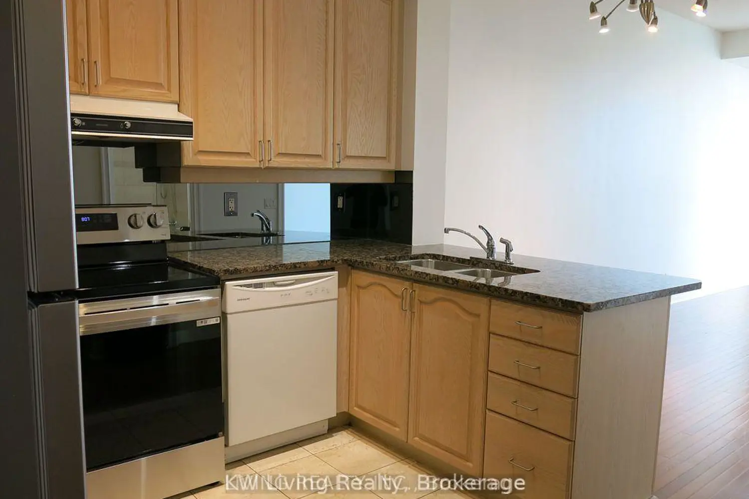 33 Elm Drive 2806 photo 4