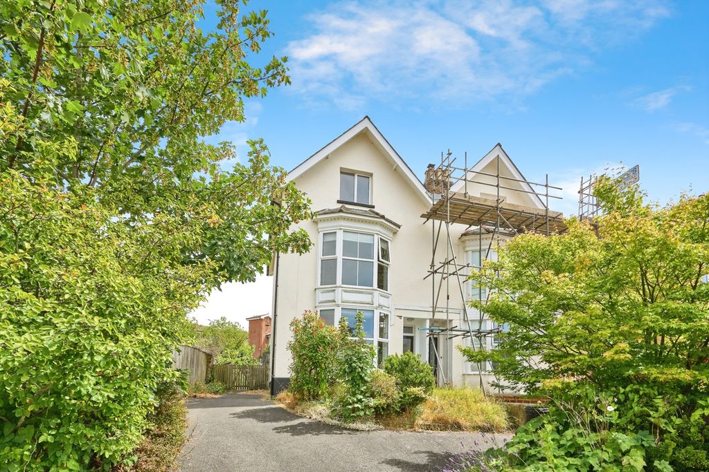 6 bed semi-detached house for saleCastle Road, Newport, Isle Of Wight PO30