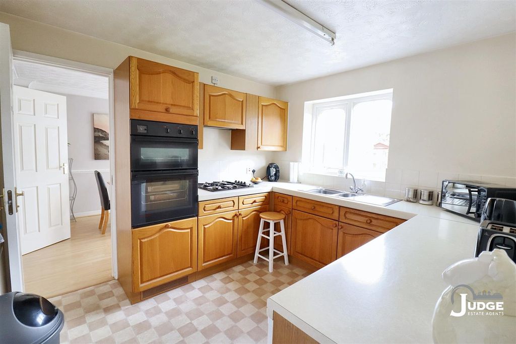 Additional image 6 of 4 bed detached house for saleWheatfield Close, Glenfield, Leicester LE3