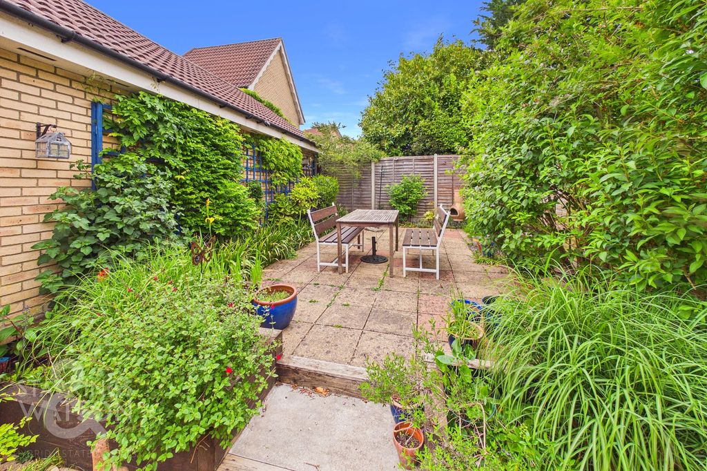 Additional image 3 of 3 bed semi-detached house for saleBramble Way, Wymondham NR18
