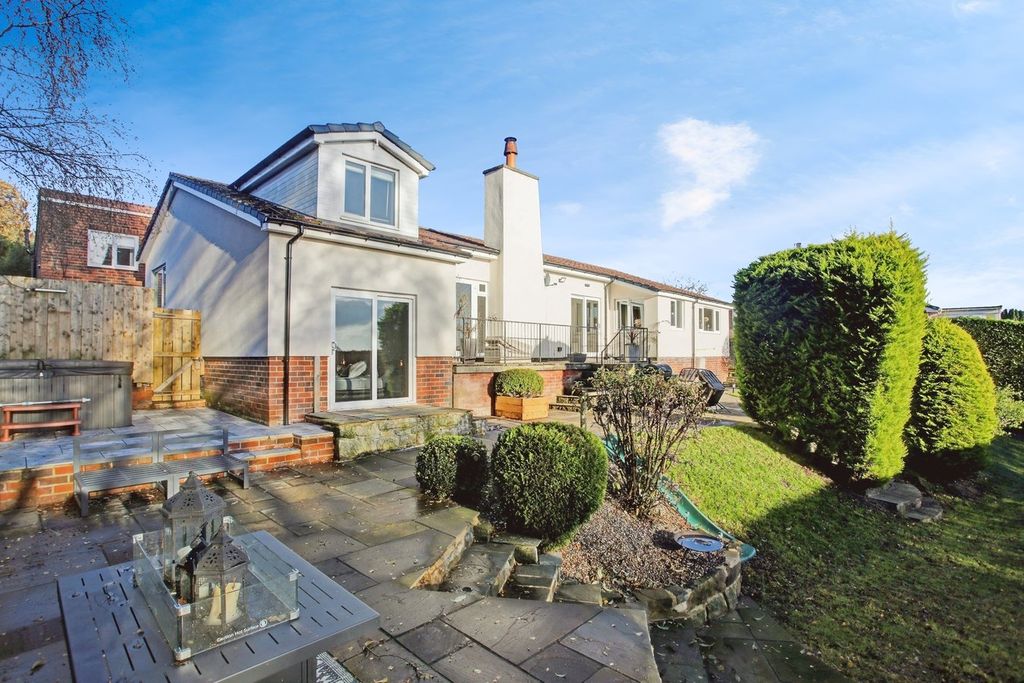 5 bed detached house for saleTrajan Walk, Heddon-On-The-Wall, Newcastle Upon Tyne NE15