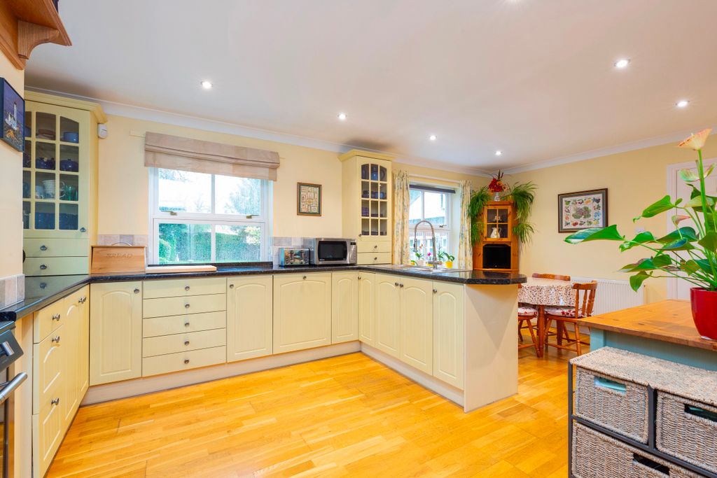 Additional image 26 of 5 bed detached house for saleOld Beech House, Le Neubourg Way, Gillingham SP8