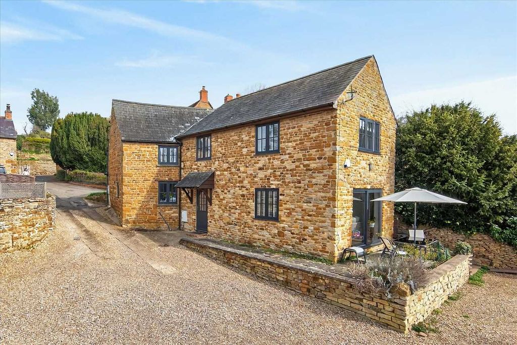 3 bed cottage for saleWalnut Tree Cottage, Corby Road, Cottingham LE16