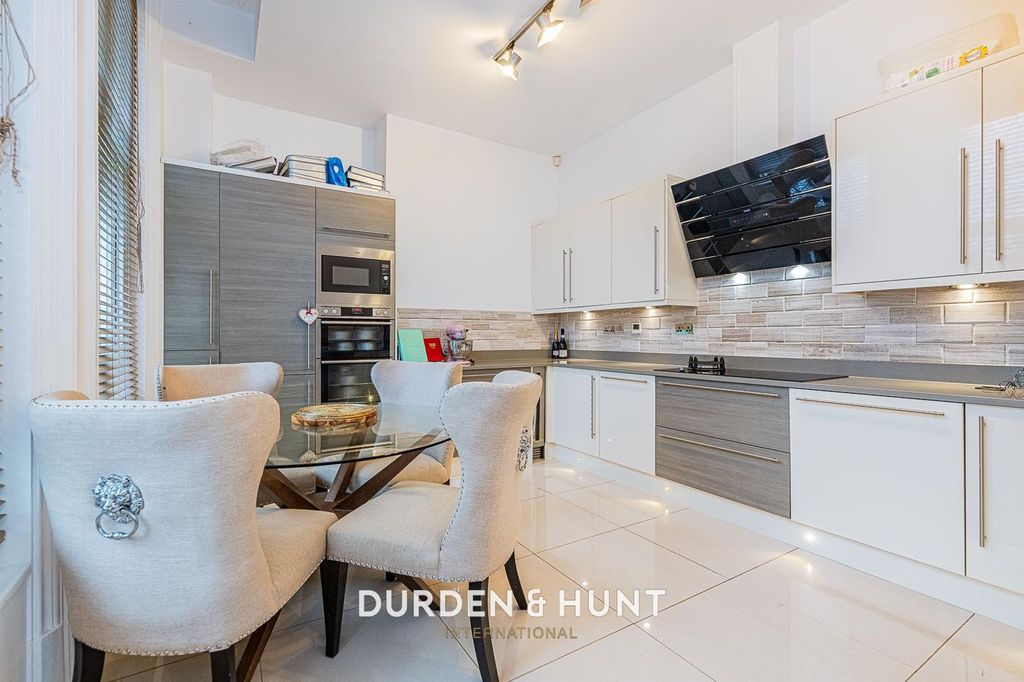 Additional image 5 of 3 bed flat for saleRegents Drive, Woodford Green IG8