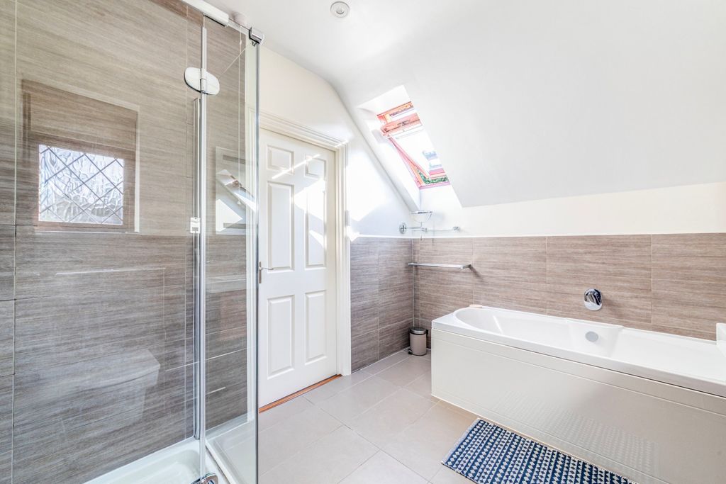 Additional image 24 of 5 bed detached house for salePyrford, Surrey GU22