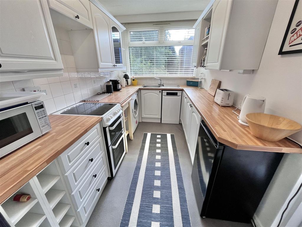 Additional image 6 of 2 bed flat for saleDenewood Court, Queens Road, Wilmslow SK9