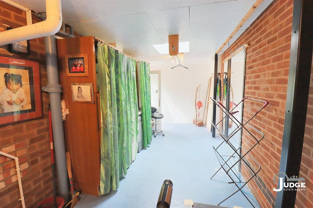Additional image 18 of 3 bed semi-detached house for saleLedwell Drive, Glenfield, Leicester LE3