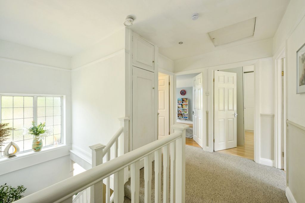 Additional image 10 of 4 bed semi-detached house for saleSalmons Lane, Whyteleafe CR3
