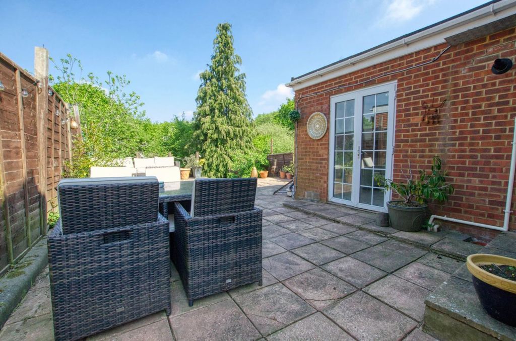 Additional image 13 of 3 bed semi-detached house for saleCornwall Road, Southampton SO18