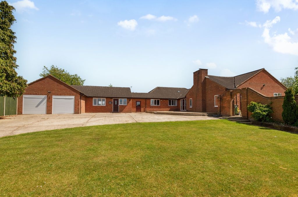Additional image 2 of 5 bed detached bungalow for saleBack Lane, Colsterworth, Grantham, Lincolnshire NG33