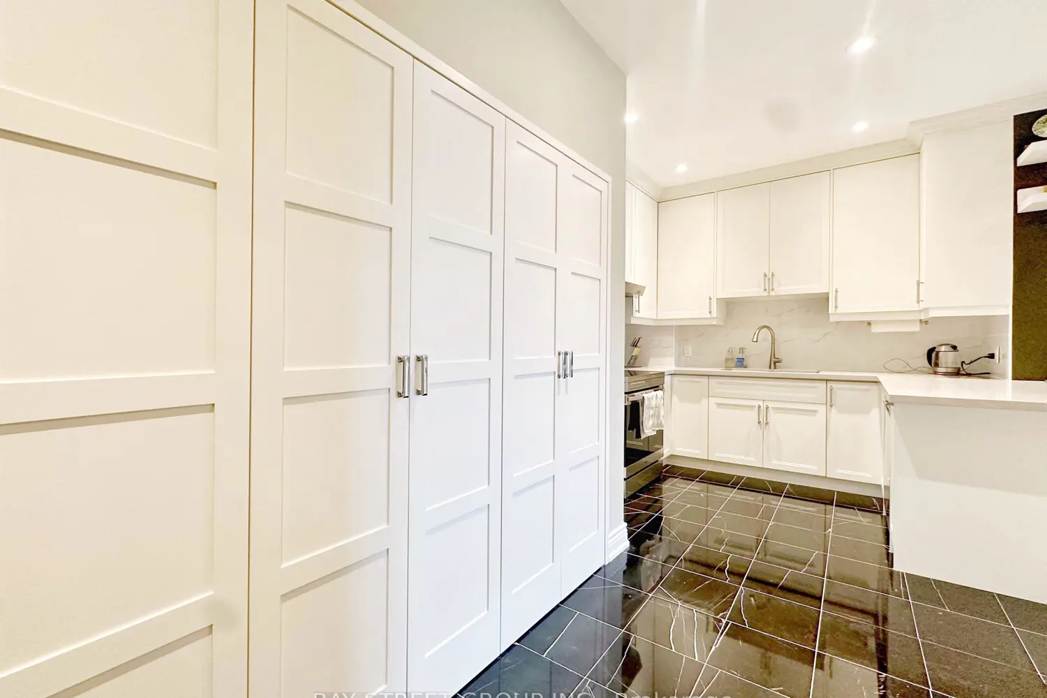 Additional image 5 of 102 Bloor Street 1001