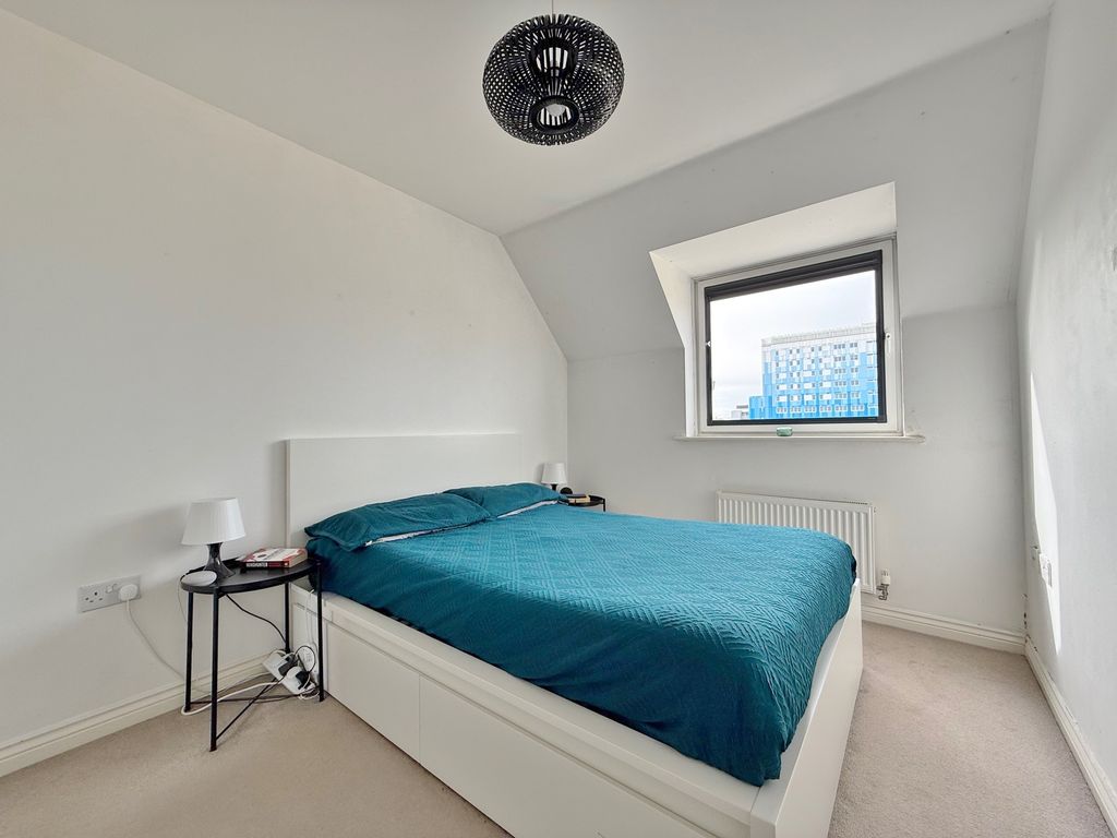 2 bed flat for saleTudor Crescent, Cosham PO6 photo 5