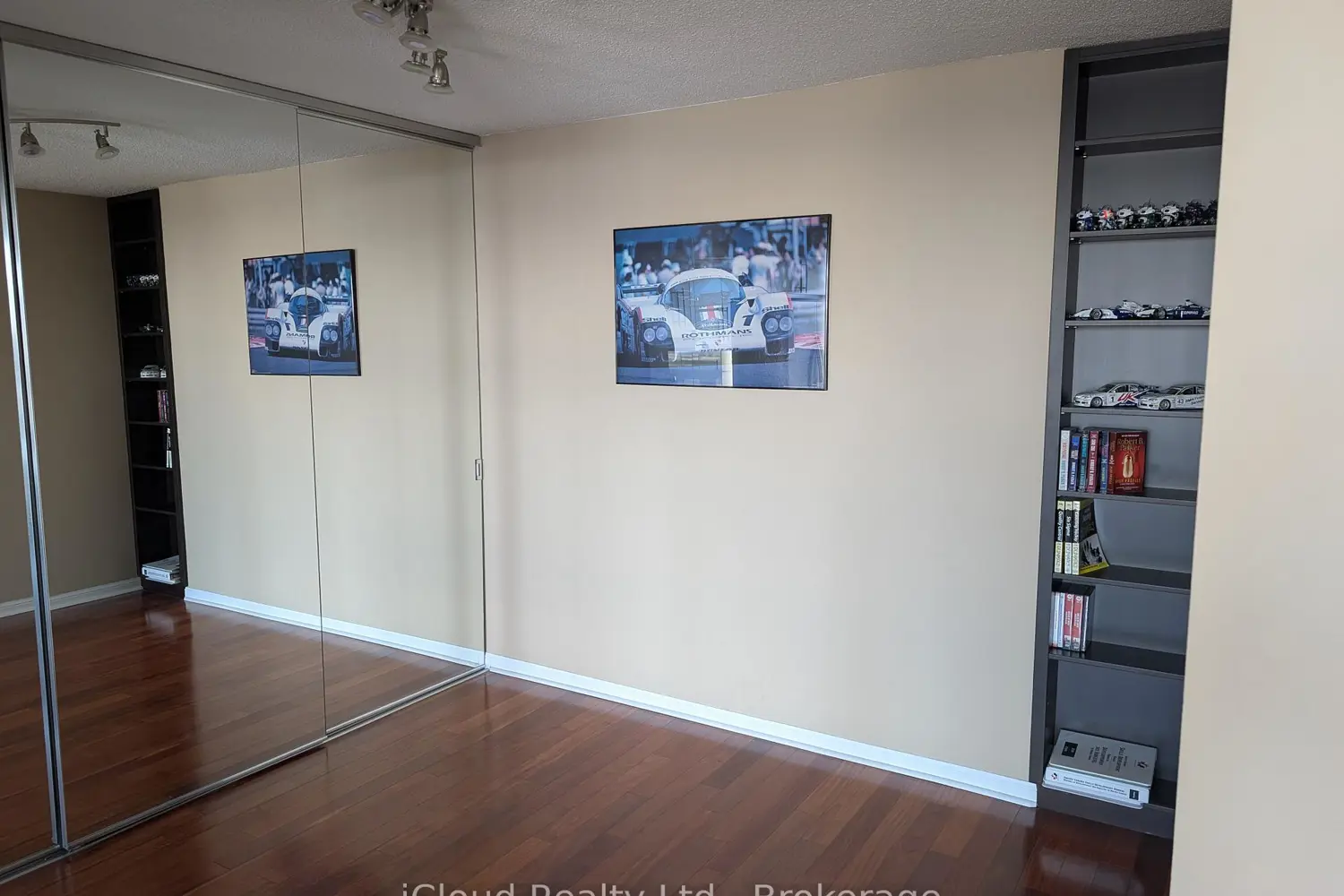 45 Kingsbridge Garden Circle 1003