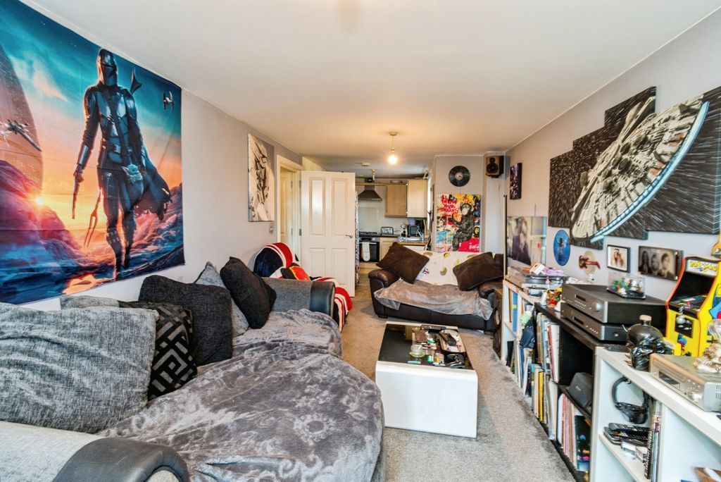 Additional image 3 of 2 bed flat for saleRiverdale Court Paynes Road, Southampton SO15