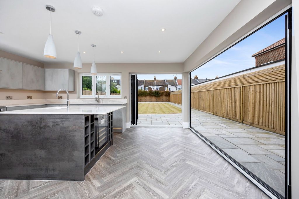 Additional image 4 of 5 bed detached house for saleHomefield Road, Worthing BN11