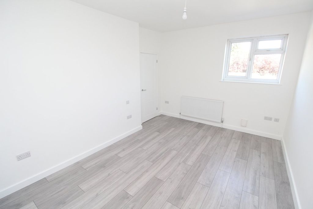 Additional image 8 of 3 bed flat for saleThe Cross, Enderby, Leicester LE19