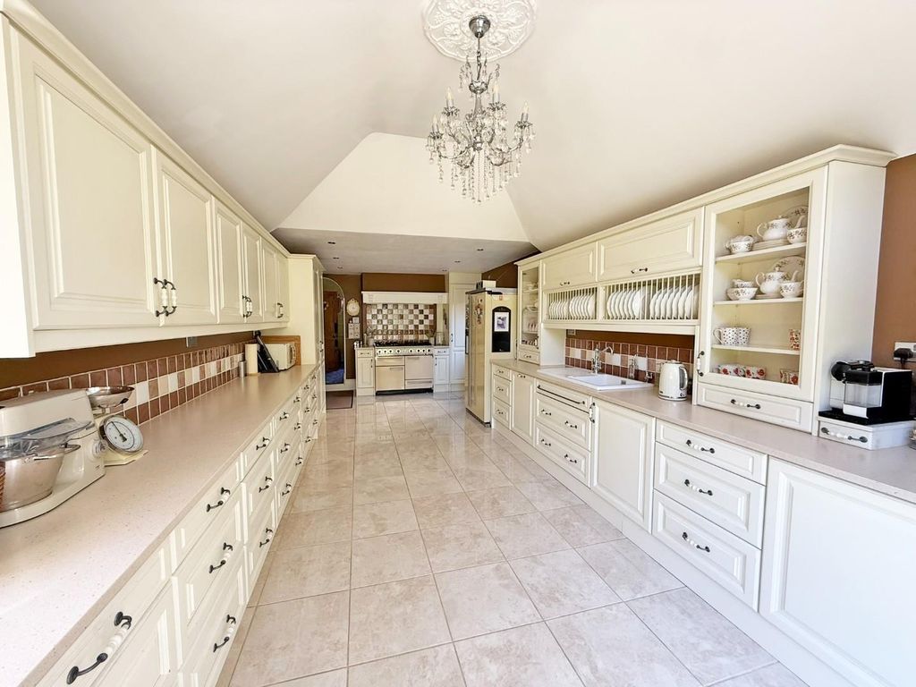 Additional image 7 of 4 bed property for saleClifford Grove, Ashford TW15