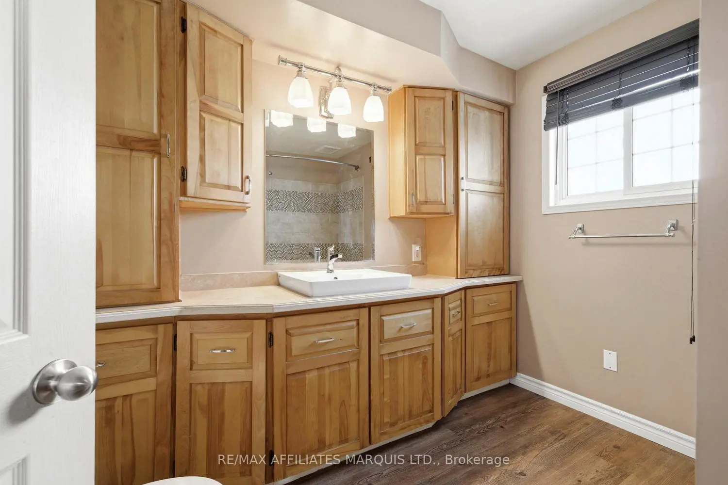 25 Dunbar Avenue photo 4