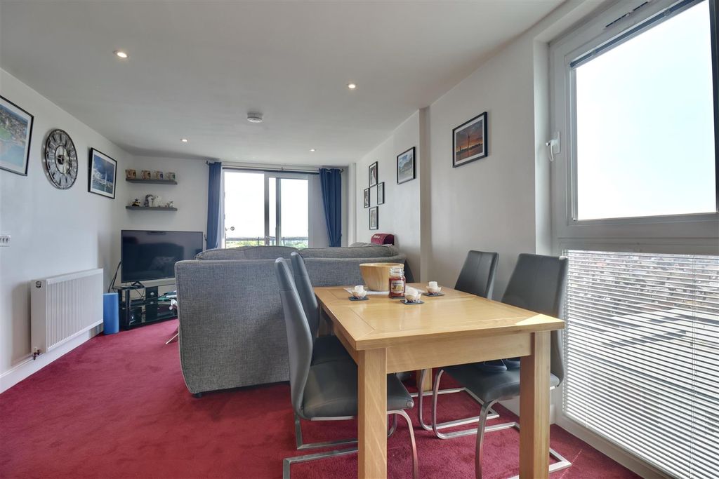 Additional image 6 of 2 bed flat for saleFratton Way, Southsea PO4