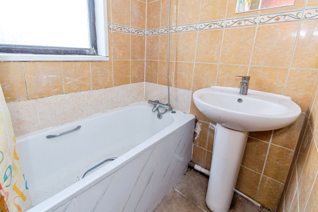 Additional image 10 of 5 bed terraced house for saleNorthumberland Road, Southampton SO14