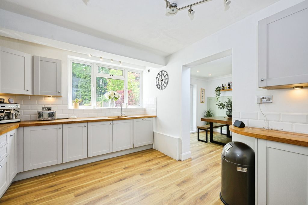 Additional image 6 of 4 bed semi-detached house for saleSalmons Lane, Whyteleafe CR3