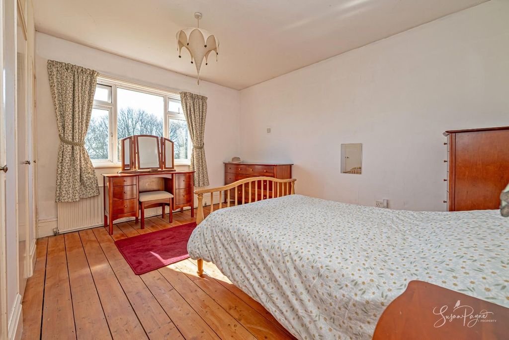 Additional image 16 of 4 bed detached house for saleCalbourne Road, Newport PO30