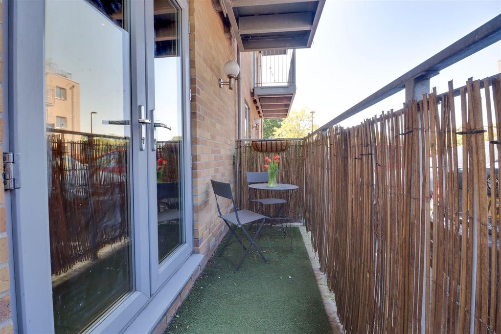 Additional image 13 of 2 bed flat for saleRamsden Court, Wickford SS12