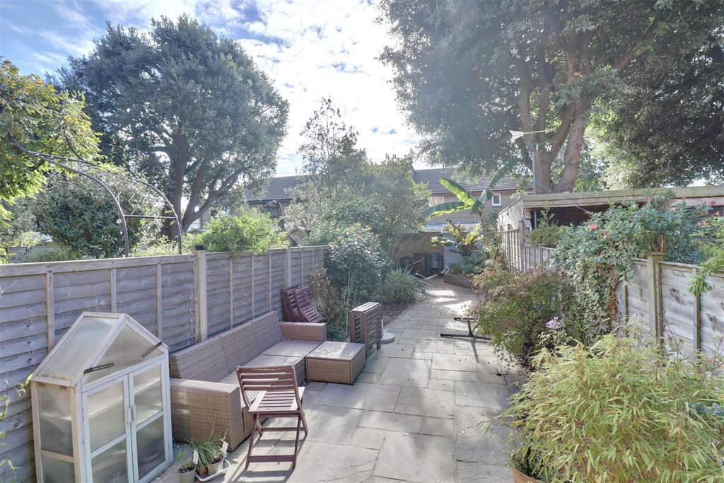 Additional image 11 of 3 bed town house for saleHenderson Road, Southsea PO4