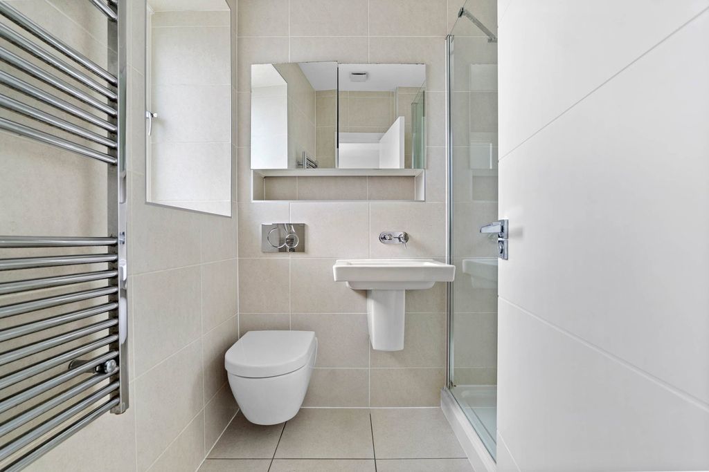 Additional image 10 of 2 bed flat for saleApartment 5, Armstrong House, Armstrong Drive, Diglis, Worcester. WR1