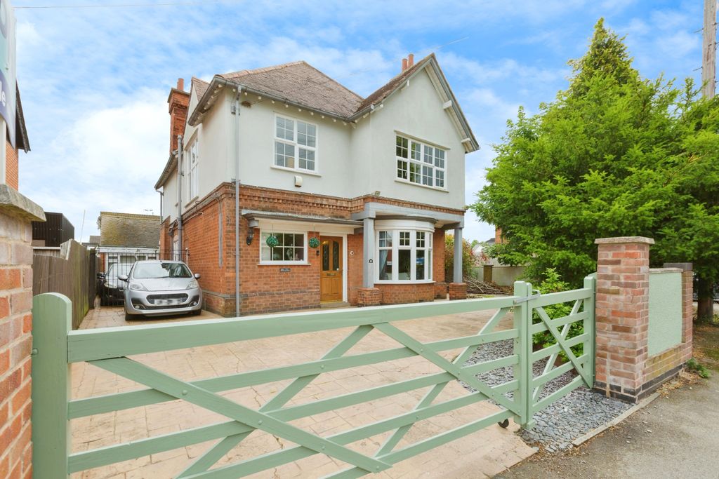 4 bed detached house for saleLutterworth Road, Blaby LE8