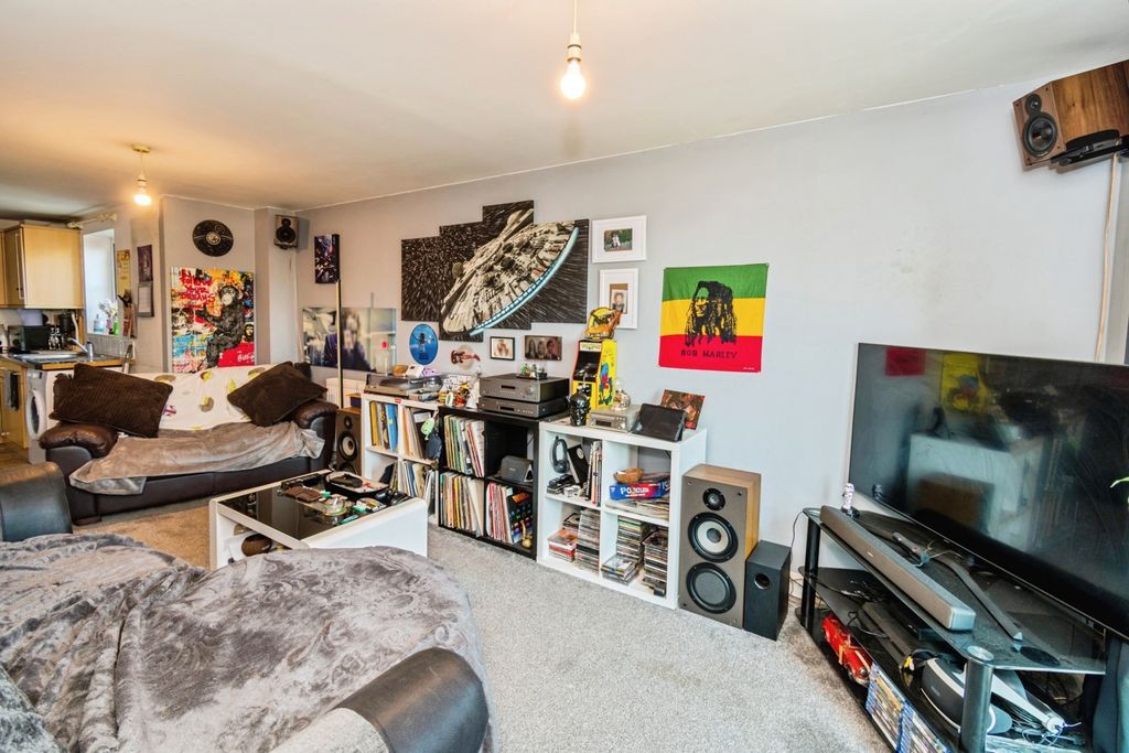 Additional image 8 of 2 bed flat for saleRiverdale Court Paynes Road, Southampton SO15
