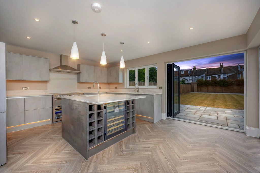 Additional image 2 of 5 bed detached house for saleHomefield Road, Worthing BN11