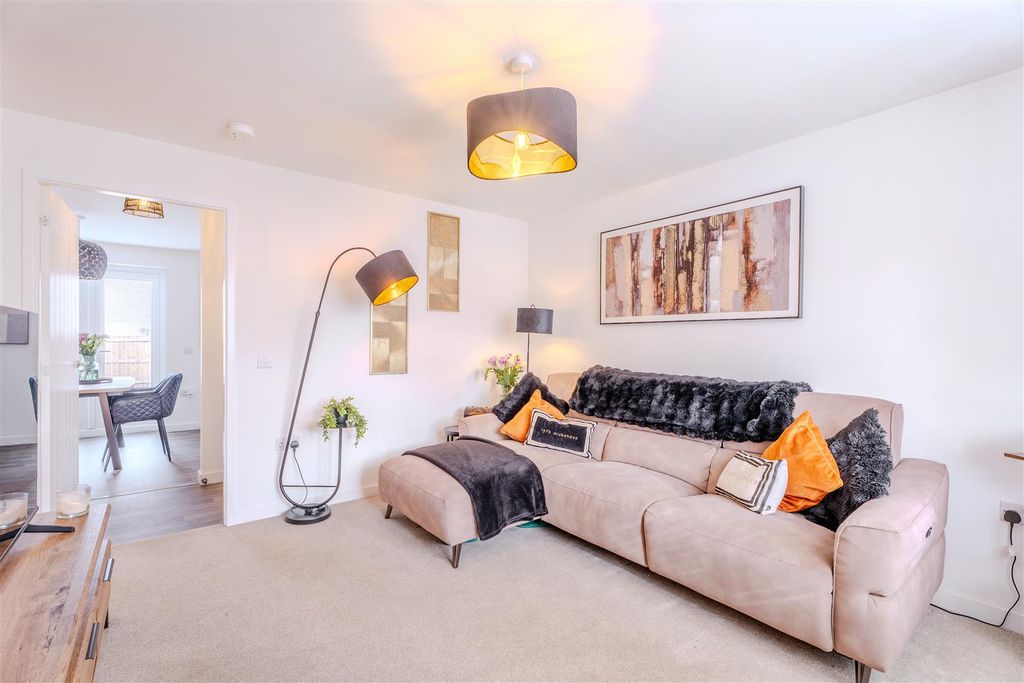 Additional image 2 of 3 bed town house for saleMackay Place, Wishaw ML2