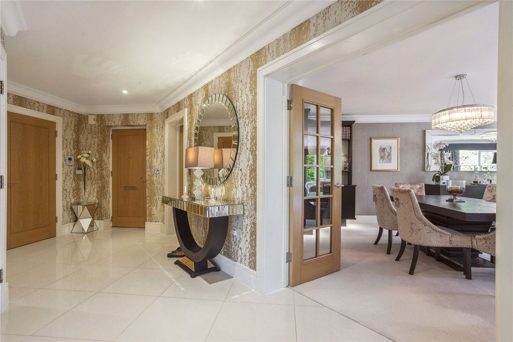 Additional image 2 of 3 bed flat for saleDevenish Road, Ascot, Berkshire SL5