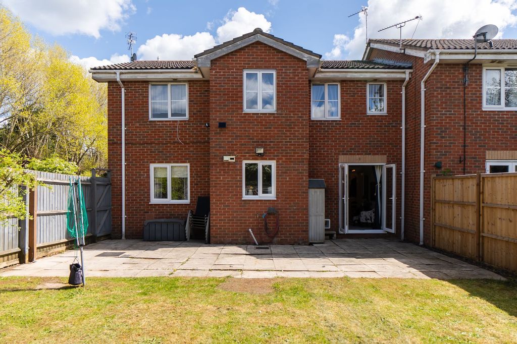 2 bed maisonette for saleCookson Road, Leicester LE4
