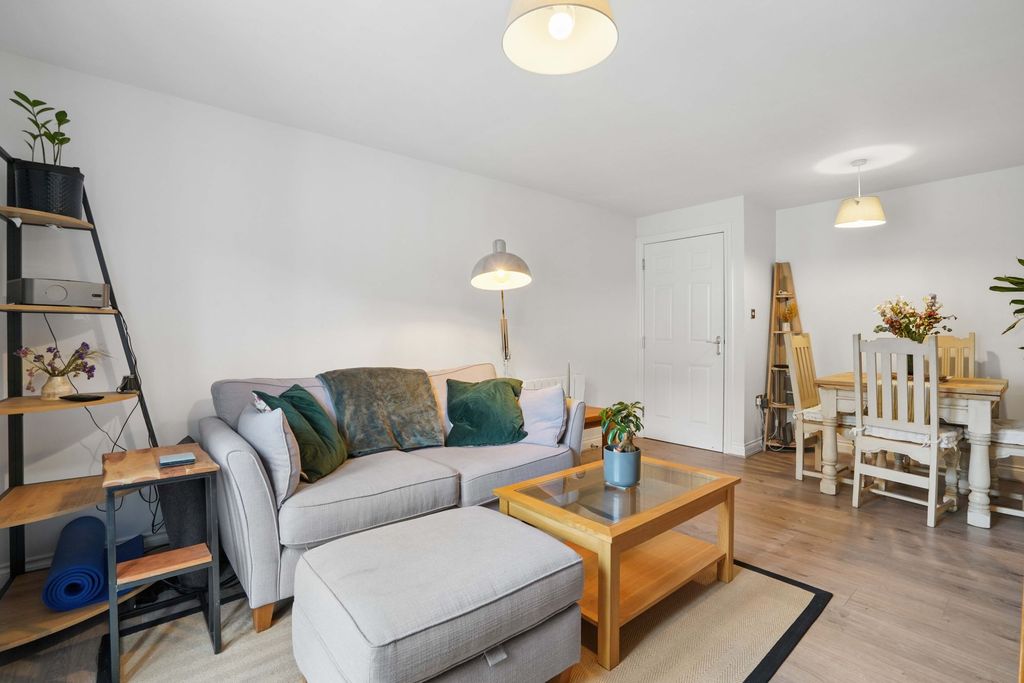 Additional image 4 of 2 bed flat for salePriory Mill Lane, Witney OX28