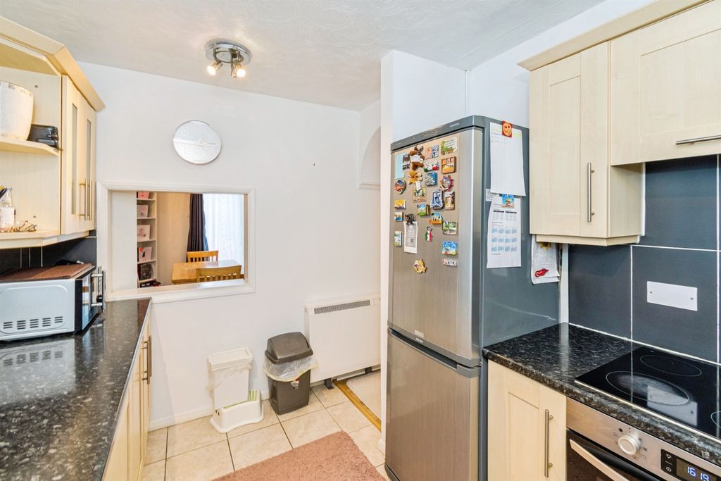 Additional image 7 of 2 bed flat for saleNorthlands Road, Southampton SO15