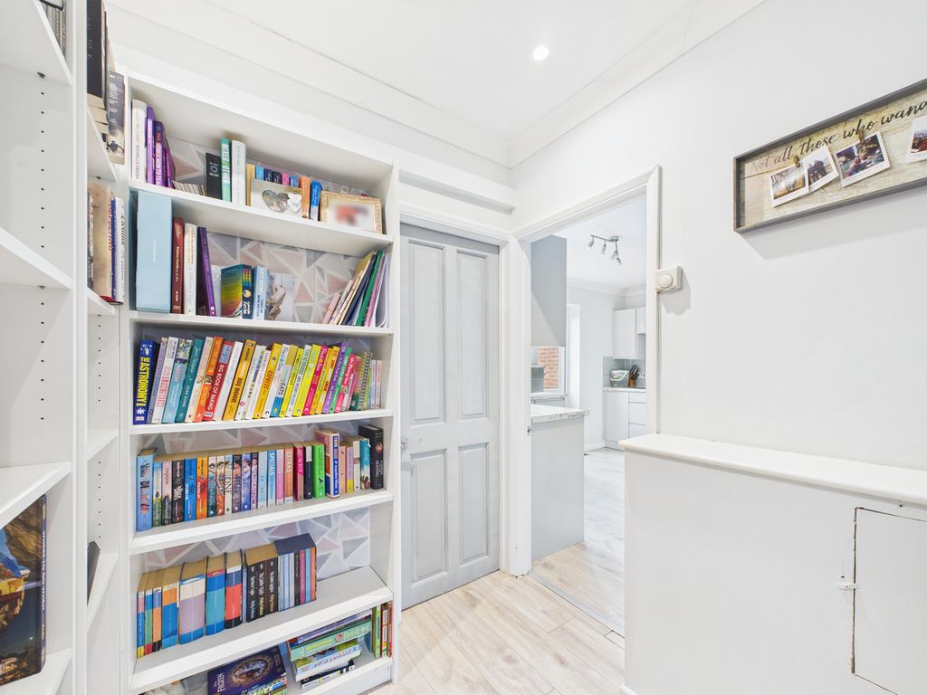 Additional image 6 of 2 bed flat for saleSeven Acres, Wickford SS11