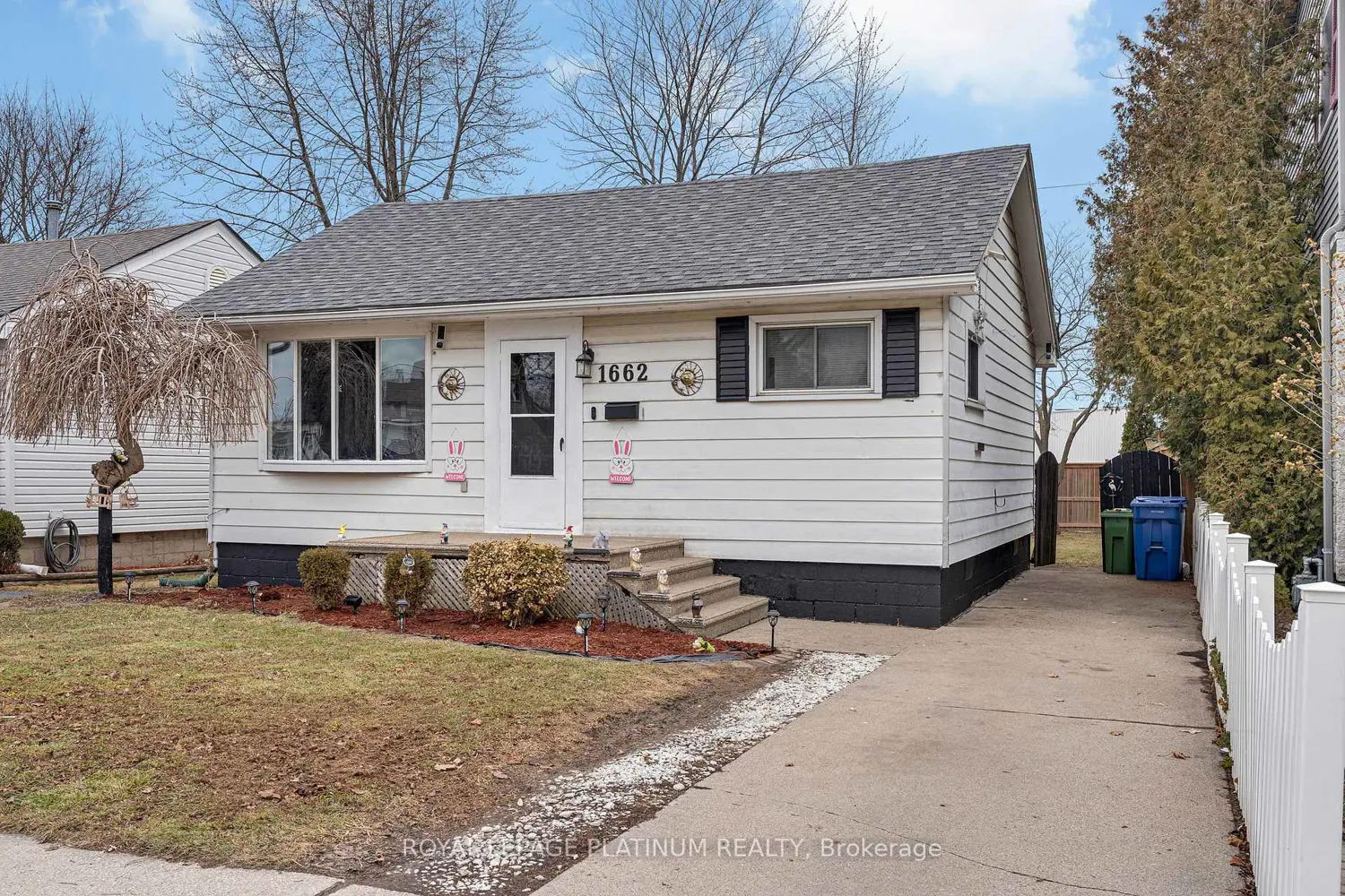 1662 Tourangeau Road