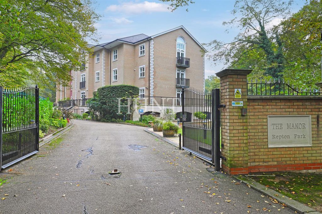 Additional image 32 of 4 bed flat for saleThe Manor, Repton Park, Woodford Green, Essex IG8