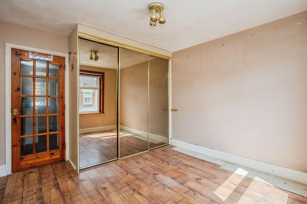 Additional image 6 of 2 bed flat for saleWinstanley Road, Portsmouth PO2