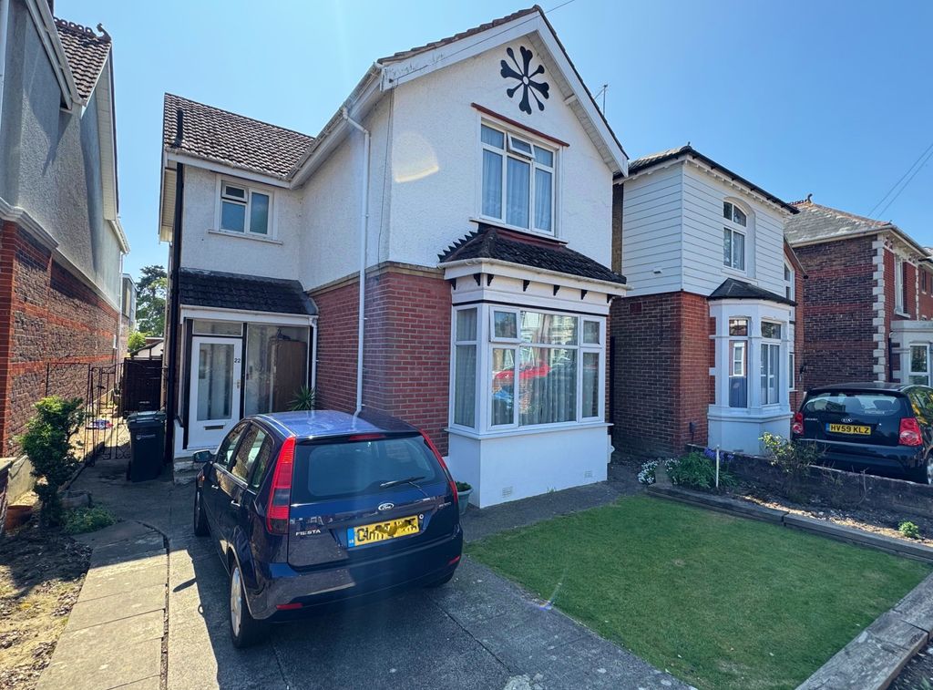 3 bed detached house for saleMagdala Road, Cosham PO6
